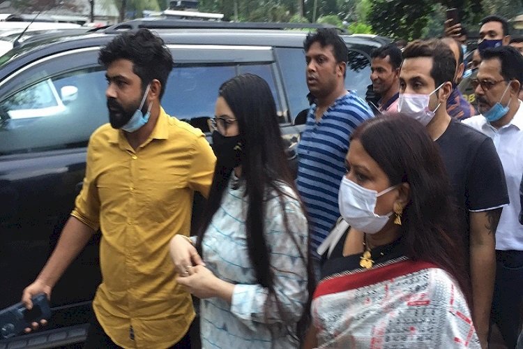 পরীমণি কেন ডিবি কার্যালয়ে?
