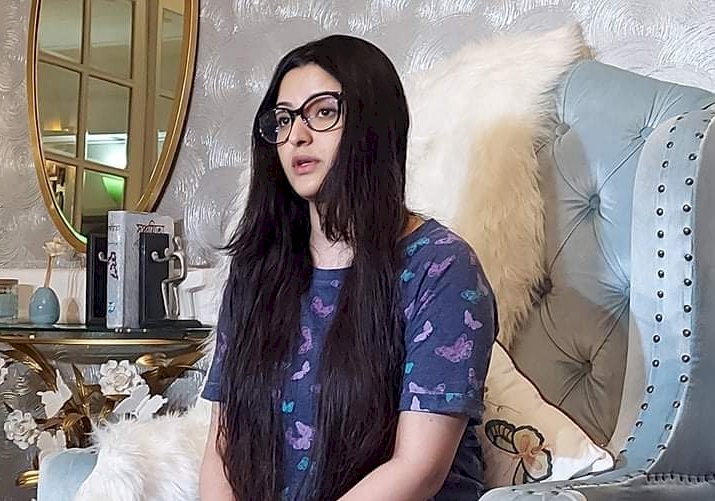 পরীমণির বাসায় র্যাবের অভিযান