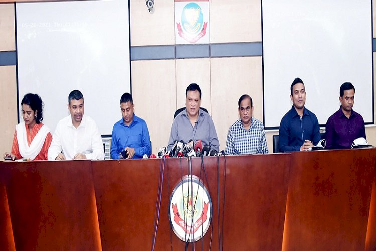 গন্তব্যে পৌঁছে দেয়ার কথা বলে প্রাইভেটকারে উঠিয়ে সর্বস্ব লুট