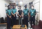নি‌জে‌কে ব্লেড দিয়ে কেটে ছিনতাই নাটক