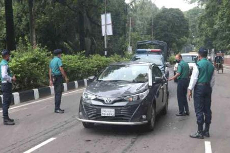 লকডাউন অমান্য করে রাস্তায়, মিরপুরে আটক শতাধিক