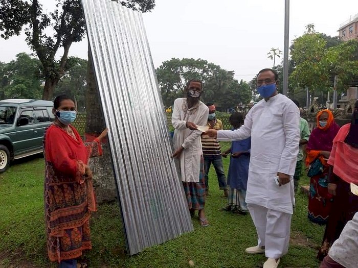 কুড়িগ্রামে প্রধানমন্ত্রীর সহায়তা পেলো নদী ভাঙ্গনে নিংস্ব ২৩ পরিবার
