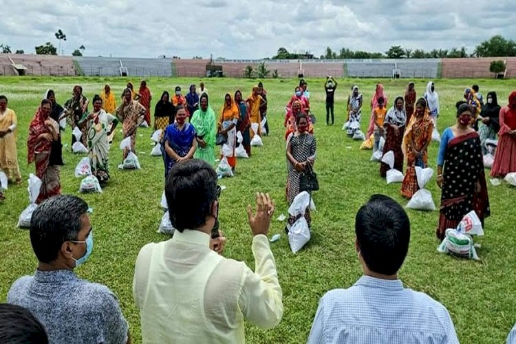 হিজড়া জনগোষ্ঠীর ১২০ জন পেলেন প্রধানমন্ত্রীর ত্রাণ
