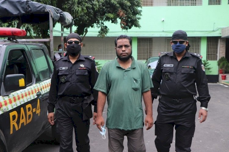 এজেন্ট নিয়োগ করে চাকরিপ্রার্থীদের তথ্য সংগ্রহ, মূলহোতা গ্রেপ্তার
