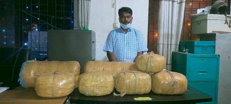 যাত্রী ছাউনিতে দুই বস্তায় মিললো ৪০ কেজি গাঁজা