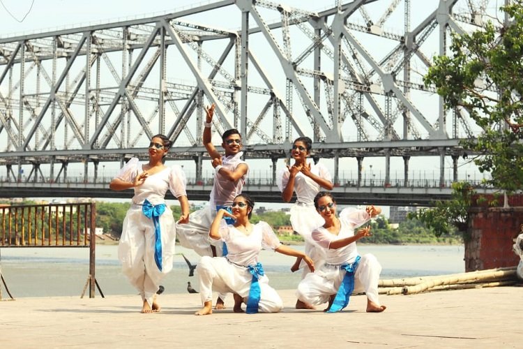 রবীন্দ্রভারতীর বাংলাদেশি চার নৃত্যশিল্পী মাতাবেন ‘ফায়ারফ্লাইজ’