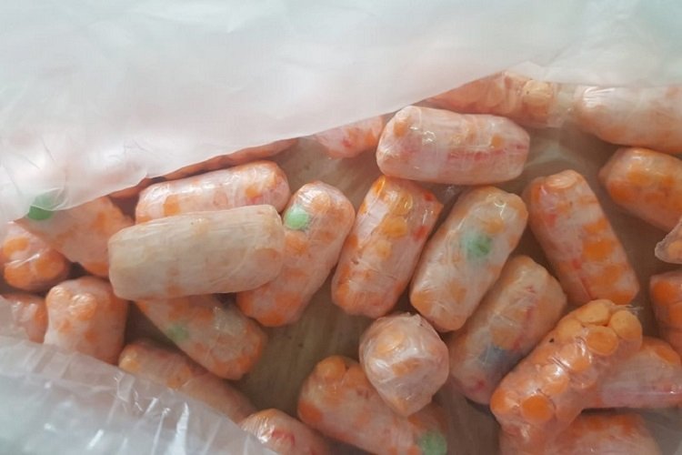 পাকস্থলিতে ইয়াবা বহন, গ্রেপ্তার দুই
