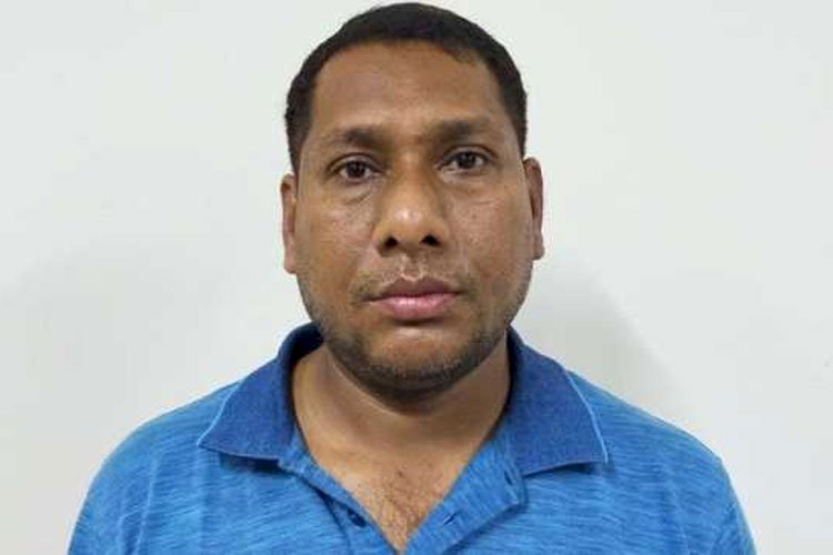 ছিলেন কম্পিউটার অপারেটর, এখন ‘সাড়ে ৪০০ কোটি টাকার’ মালিক