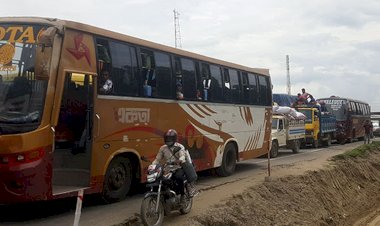 সিরাজগঞ্জের সব মহাসড়কেই তীব্র যানজট