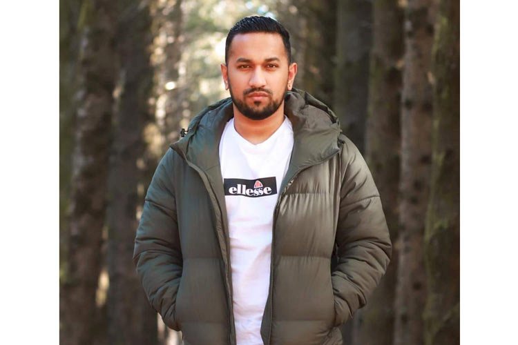 ২ লক্ষ সাবস্ক্রাইবার নিয়ে ইউটিউবার জাহান আসিফ