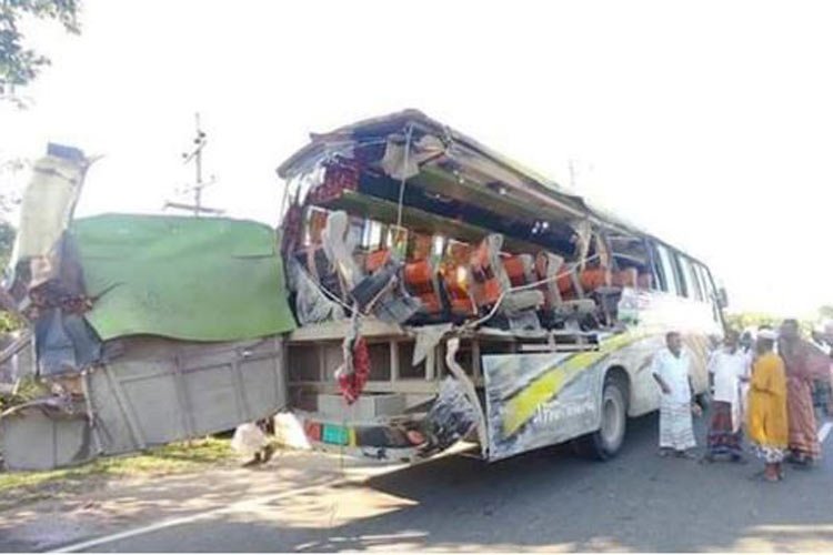 ময়মনসিংহের ত্রিশালে সড়ক দুর্ঘটনায় নিহত ৬