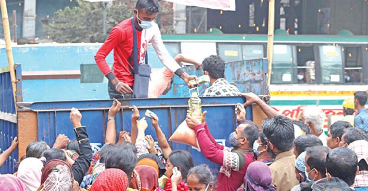 কাল থেকে ১১০ টাকায় সয়াবিন তেল বিক্রি করবে টিসিবি