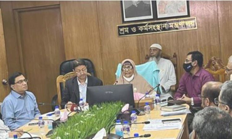 সোমবার থেকে রাত ৮টার পর দোকানপাট বন্ধ