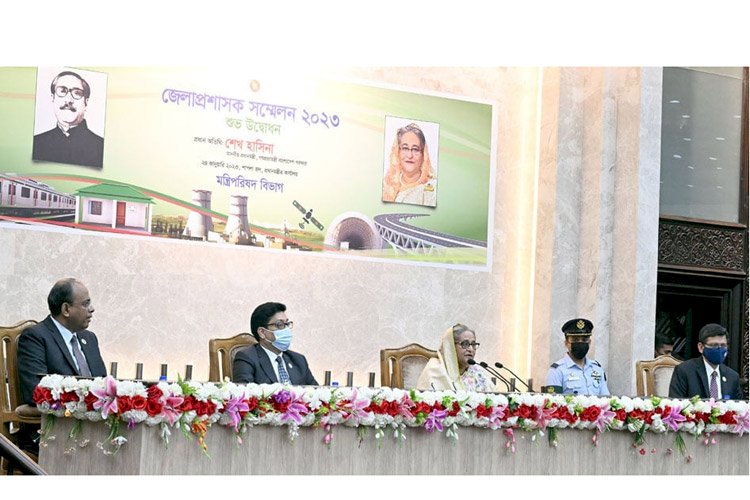 শুধু প্রয়োজনীয় প্রকল্প গ্রহণ করুন : ডিসিদের প্রতি প্রধানমন্ত্রীর ২৫ নির্দেশনা