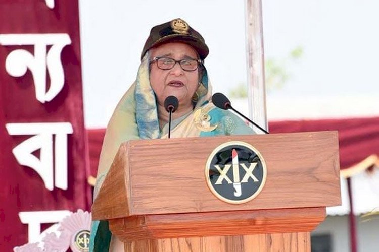 পানির অবাধ প্রবাহের জন্য হাওরের প্রতিটি সড়ক এলিভেটেড হতে হবে : প্রধানমন্ত্রী