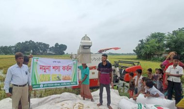 কম্বাইন হারভেস্টারে ভাগ্য ফিরলো মোস্তাফিজের