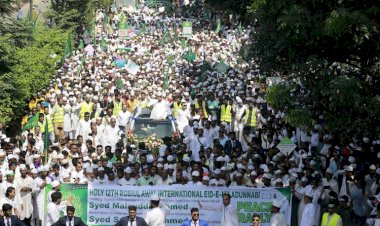 ঈদে মিলাদুন্নবী (দ.) উপলক্ষে রাজধানীতে ধর্মীয় শোভাযাত্রা অনুষ্ঠিত