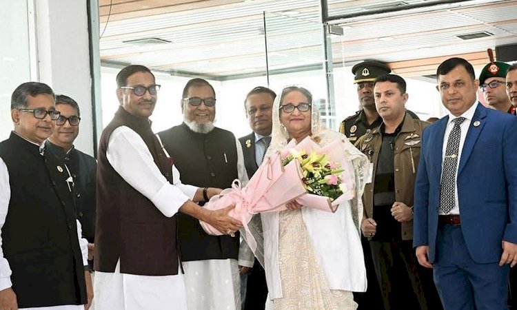 নয়াদিল্লি থেকে দেশে ফিরেছেন প্রধানমন্ত্রী