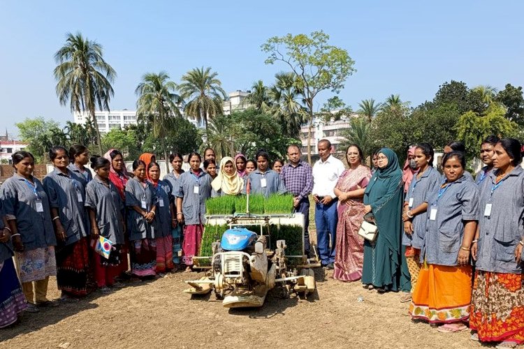 কৃষি সম্প্রসারণ অধিদপ্তরের ‘আবাসিক গ্রামীণ মেকানিক’  প্রশিক্ষণের সমাপনী