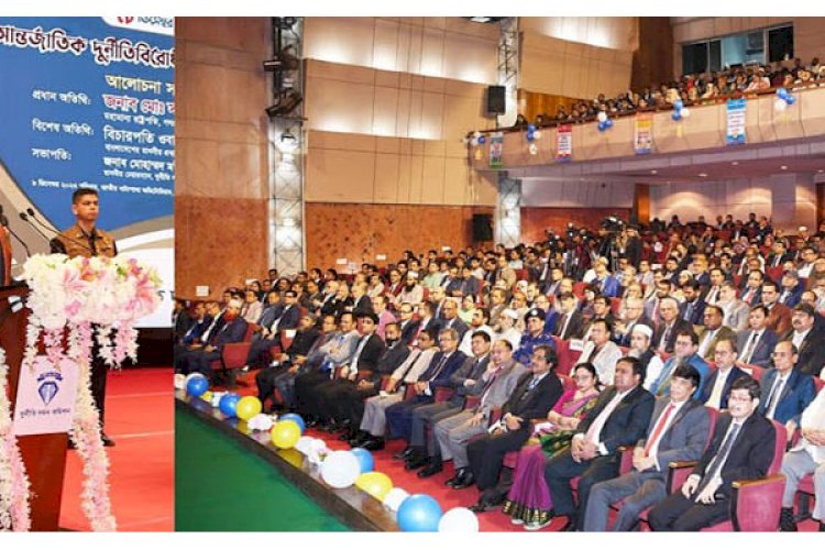 দুদক কর্মকর্তাদের নৈতিকতা প্রদর্শন করে দায়িত্ব পালনের আহ্বান রাষ্ট্রপতির