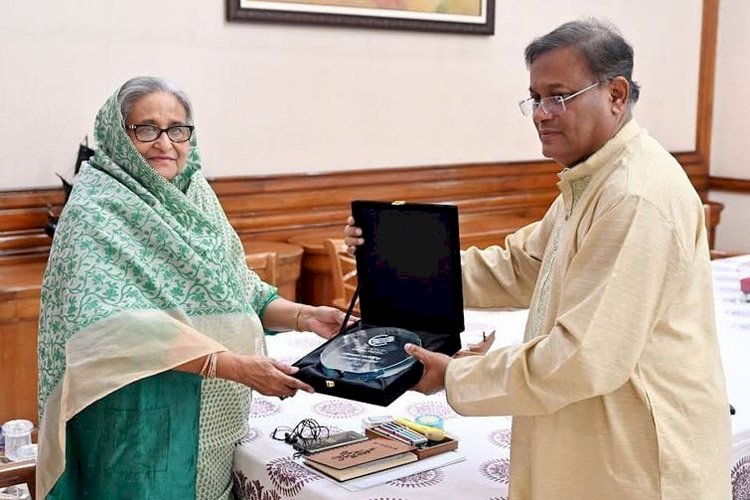 ‘এশিয়া ক্লাইমেট মোবিলিটি চ্যাম্পিয়ন লিডার অ্যাওয়ার্ড’ গ্রহণ প্রধানমন্ত্রীর