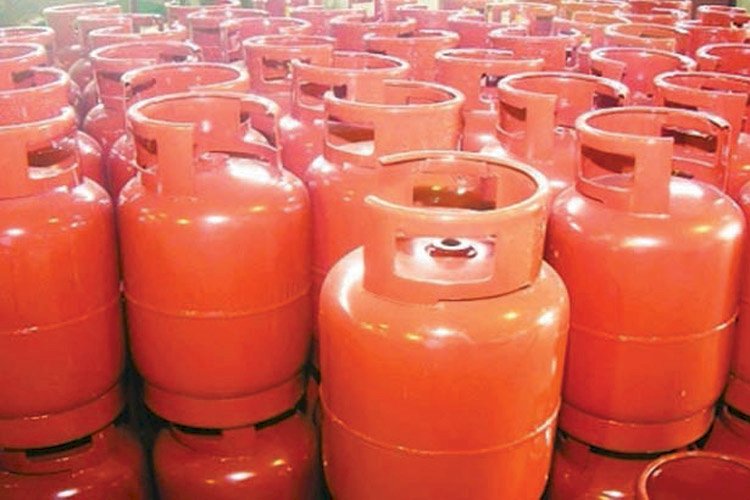বাড়লো এলপিজি গ্যাসের দাম
