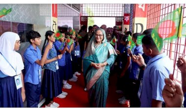 চাঁদে যাওয়ার প্রস্তুতি নাও: শিশুদের প্রতি প্রধানমন্ত্রী