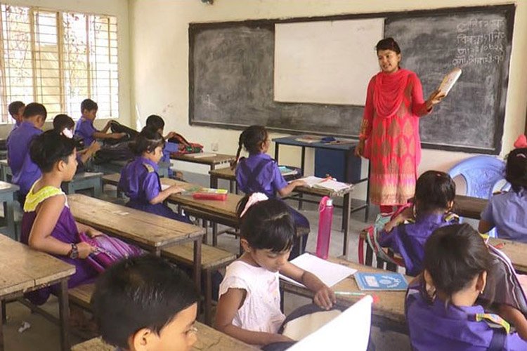 প্রাথমিক বিদ্যালয় খুলছে রোববার, বন্ধ থাকবে ১২ সিটি ও নরসিংদী পৌরসভা