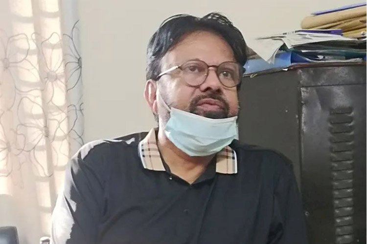 দেশত্যাগ করতে ব্যর্থ হয়েছেন ভোরের কাগজ পত্রিকার সম্পাদক শ্যামল দত্ত