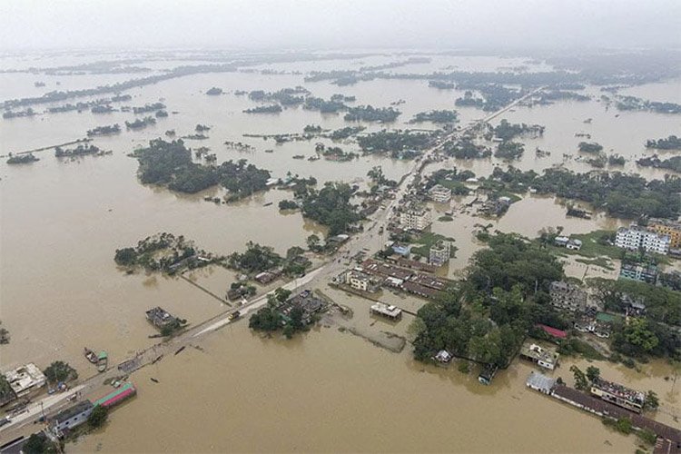 বন্যায় ১৩ জনের প্রাণহানি, পানিবন্দী ৯ লাখ পরিবার