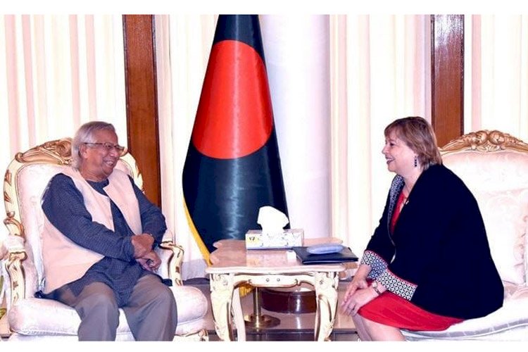 কানাডাকে বাংলাদেশে বিনিয়োগের আহ্বান জানালেন ইউনূস
