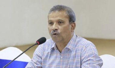 শেখ হাসিনার পদত্যাগ ইস্যুতে রাষ্ট্রপতি মিথ্যাচার করেছেন: আসিফ নজরুল