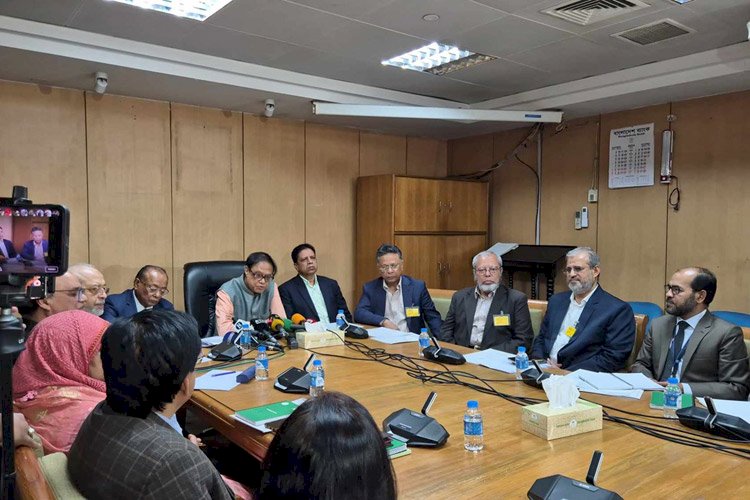 ৬ ব্যাংককে ২২ হাজার ৫০০ কোটি টাকা দেওয়া হয়েছে: গভর্নর