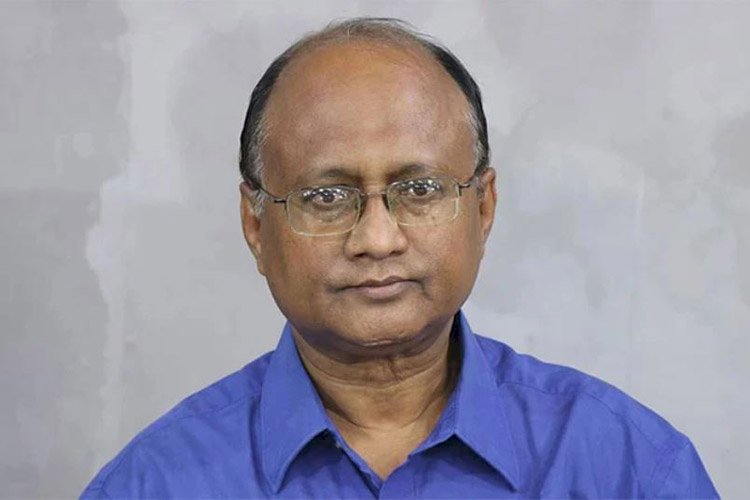 দুদকের নতুন চেয়ারম্যান মোহাম্মদ আবদুল মোমেন