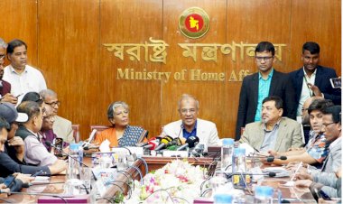 পুলিশ, র‌্যাব এবং আনসার বাহিনীর পোশাক পরিবর্তন হচ্ছে: স্বরাষ্ট্র উপদেষ্টা