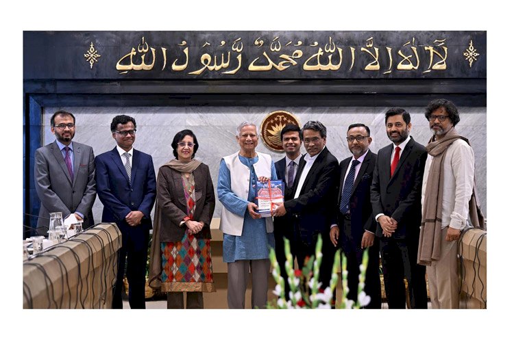 প্রধান উপদেষ্টার কাছে চূড়ান্ত প্রতিবেদন জমা সংবিধান সংস্কার কমিশনের