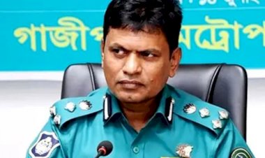 মোল্যা নজরুলসহ ৪ পুলিশ কর্মকর্তা আটক
