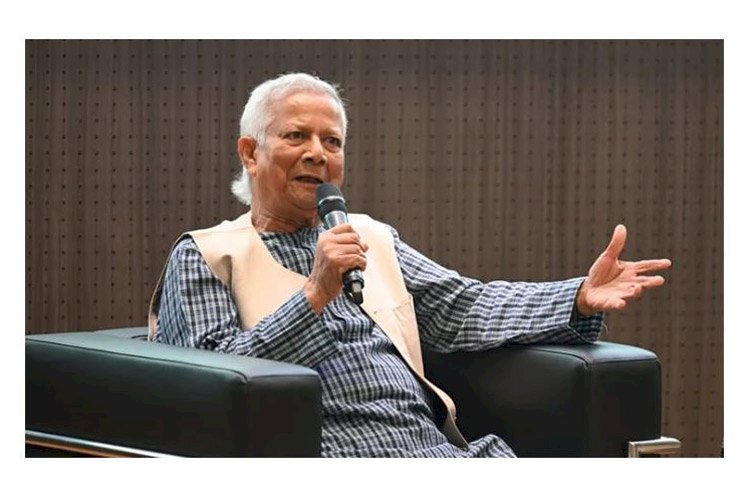 কাতার বিশ্ববিদ্যালয়ে বক্তব্যে শিক্ষার্থীদের ‘তিন-শূন্য মানুষ’ হিসেবে প্রস্তুত করার পরামর্শ প্রধান উপদেষ্টার