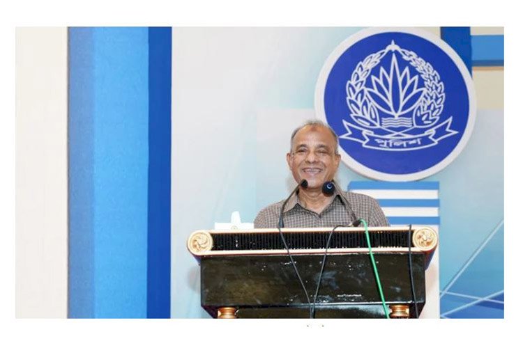 মানুষ যেন হয়রানির শিকার না হয়-সেদিকে লক্ষ্য রাখুন : স্বরাষ্ট্র উপদেষ্টা