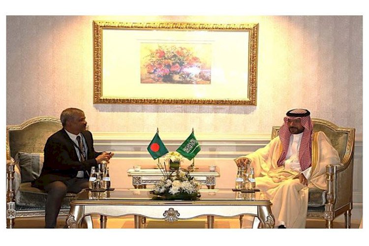 বাংলাদেশ থেকে সৌদি আরবে আরও দক্ষ কর্মী নিয়োগের আহ্বান ড. আসিফ নজরুলের