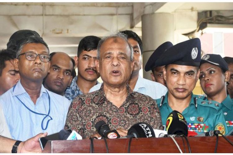 আবদুল হামিদের দেশত্যাগের ঘটনায় দোষীদের বিরুদ্ধে ব্যবস্থা নেয়া হবে : স্বরাষ্ট্র উপদেষ্টা