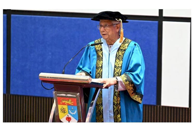 গণতন্ত্রকে শক্তিশালী করতে এবং জনগণের হাতে ক্ষমতা হস্তান্তরে আমরা প্রতিশ্রুতিবদ্ধ: প্রধান উপদেষ্টা