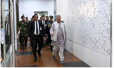 নিউইয়র্ক সফর শেষে দেশে ফিরেছেন প্রধান উপদেষ্টা