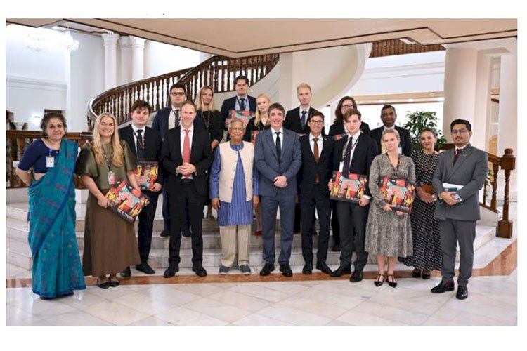 তরুণদের স্বপ্নবান ও দূরদৃষ্টিসম্পন্ন হতে প্রধান উপদেষ্টার আহ্বান